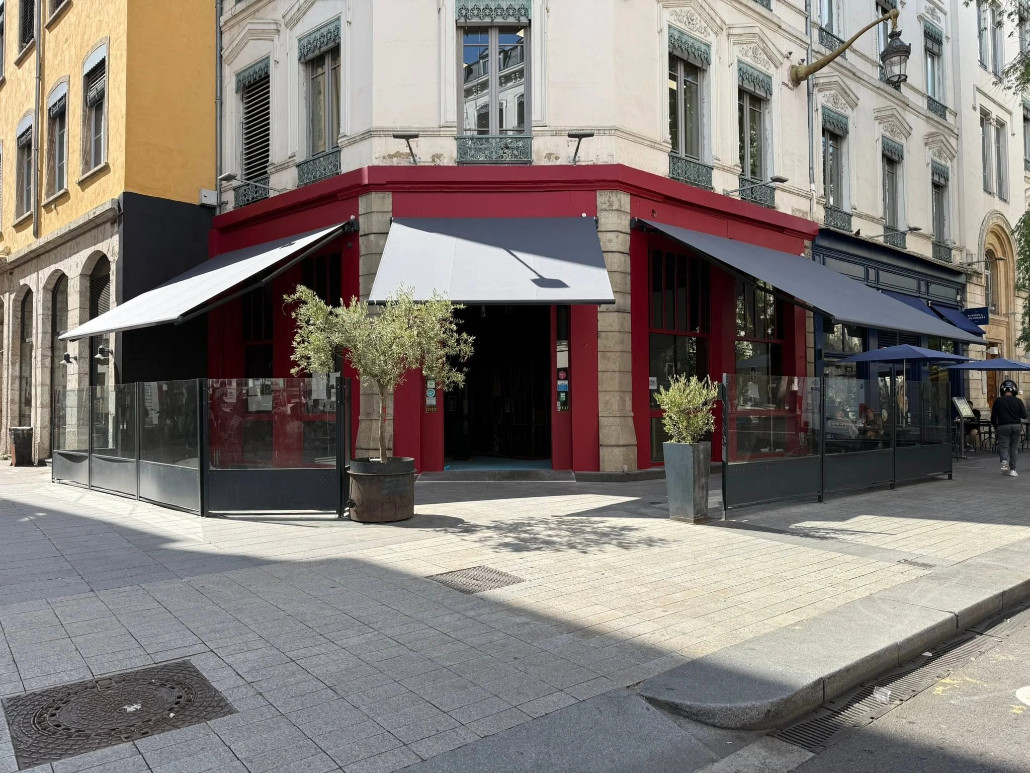 Installateur de store banne pour professionnels à Lagnieu